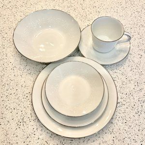 Noritake Reina 6450 Q 24 pieces Vintage Rare China Set